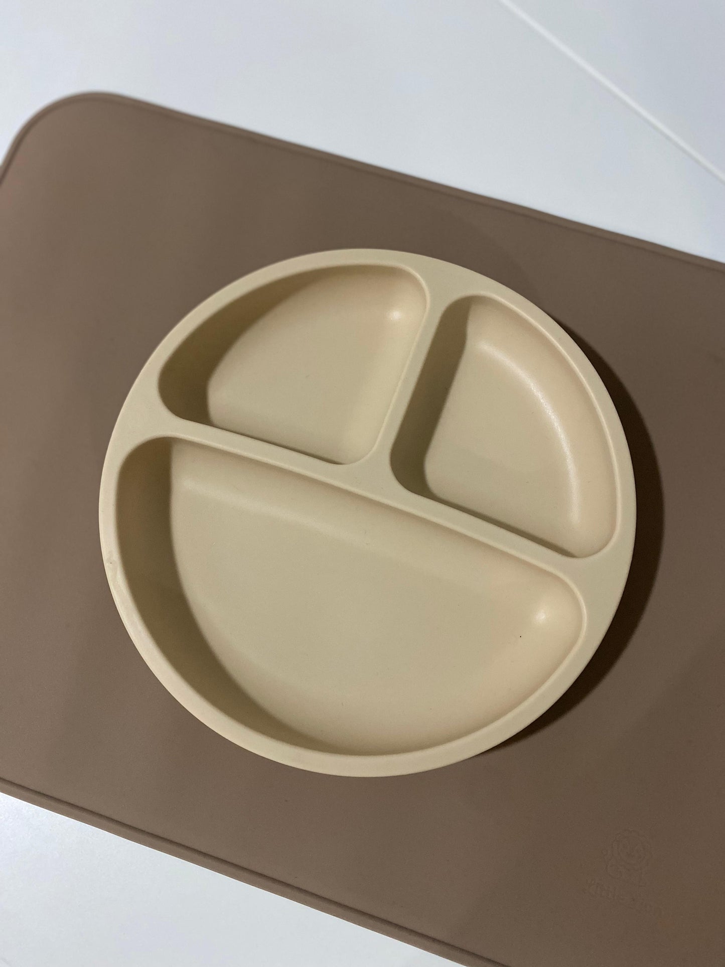 Prato em Silicone com Ventosas